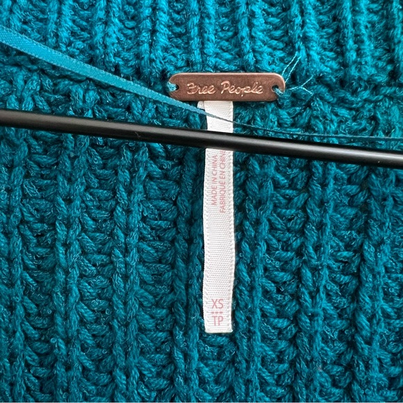 Free People Womens Clyde Sweater Vest Chunky Knit in Teal Green, Size XS - Picture 3 of 9